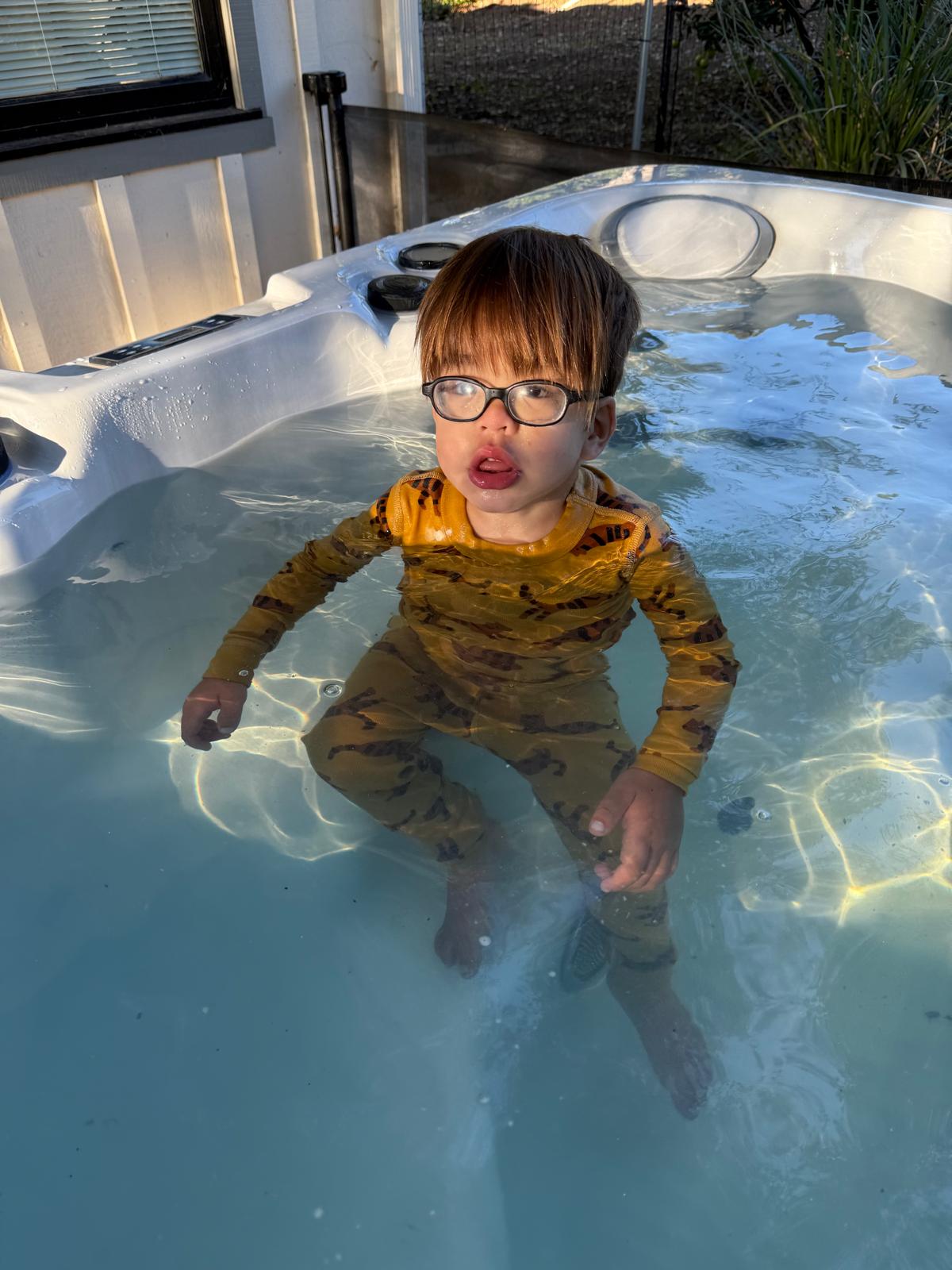 Luka Swimming